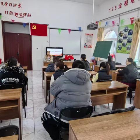 奋斗街道科技园社区开展“分类知识进社区 绿色生活伴我行”活动