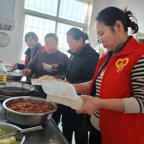 浓浓饺子情   暖暖社区爱——李珍街道李珍社区开展冬至送饺子活动