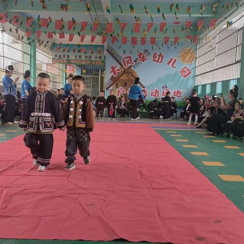 大家好，我是大风车幼儿园大一班的杨星驰小朋友