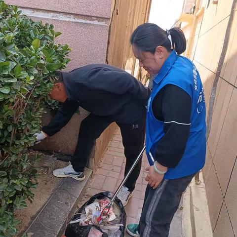 【同心文东】清理卫生死角，共建洁净家园