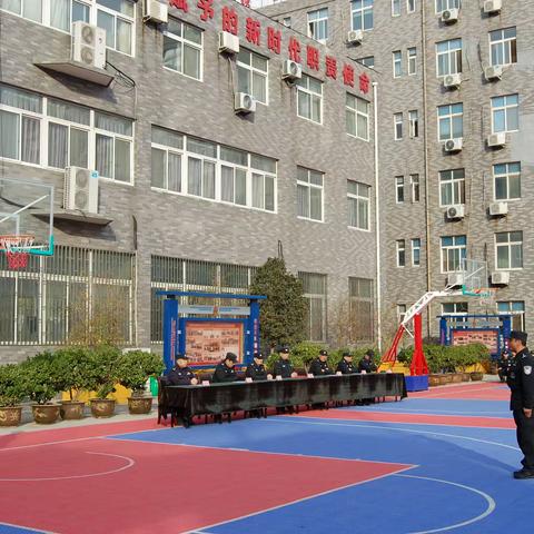 迎寒而上“冻”真格  业务实训看特警