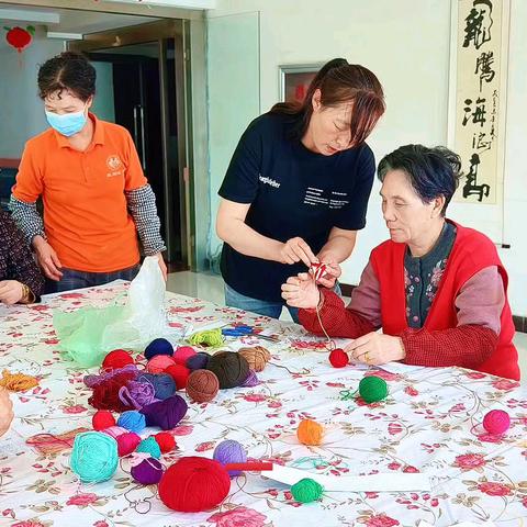 粽香弥漫 笑语飞扬 ——养老院里的端午节