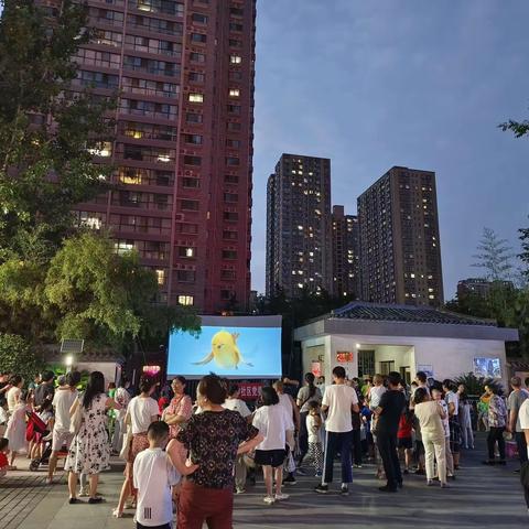 观红色影片 忆峥嵘岁月——太乙路街道北沙社区组织红色观影活动