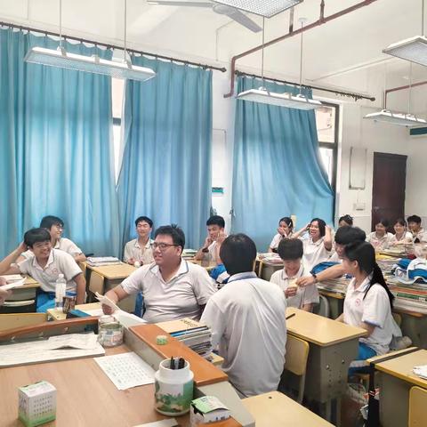 高三2班“你画我猜”减压活动纪实