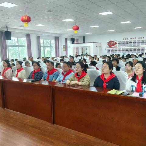 高举队旗跟党走，做新时代好少年——洋河新区王园小学举行一年级学生入队仪式