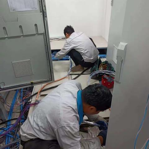 挑灯夜战、奋勇相前