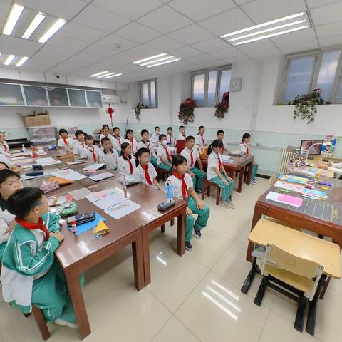 巧艺夺天工——民族团结教育月活动之“制作哈尼卡”