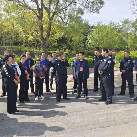 涉县人大常委会组织代表视察城区道路交通安全管理工作