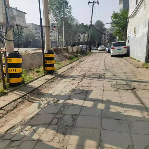 细沙铺就平坦路 社区服务暖人心