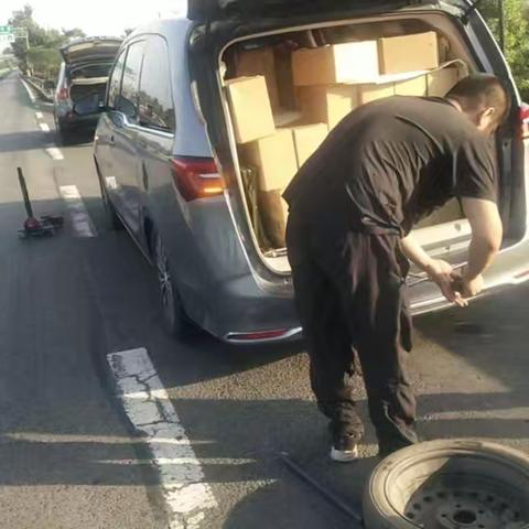 兄弟行情谊，闪光的党性！