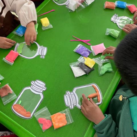 大李庄小学附设幼儿园主题活动——瓶子里的春天