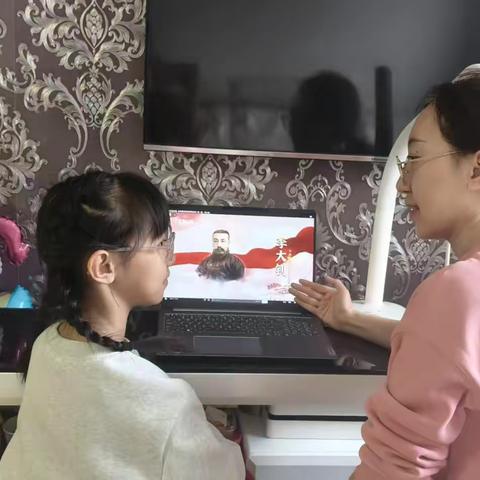 云端缅怀革命先烈 红色精神浸润童心———健康路街道乐园社区丁香课堂开展线上缅怀先烈主题文明实践活动