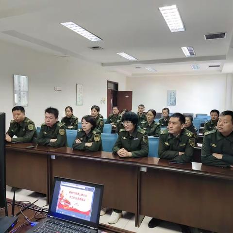 秋训进行时：“叠”出风采 精彩“被”出