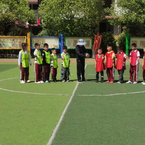 追风少年，踢响未来——莲湖小学四年级（1）班足球联赛精彩掠影