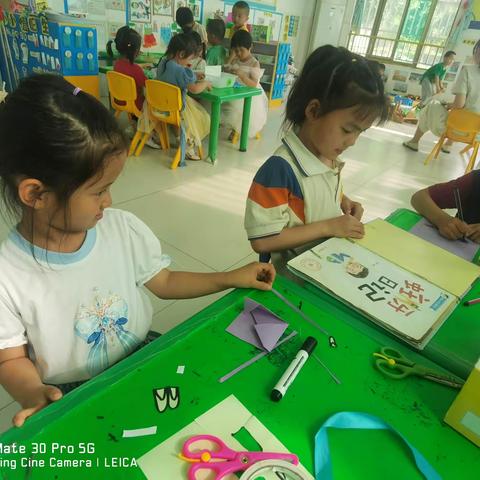 中一班阅读区观察——爱阅读