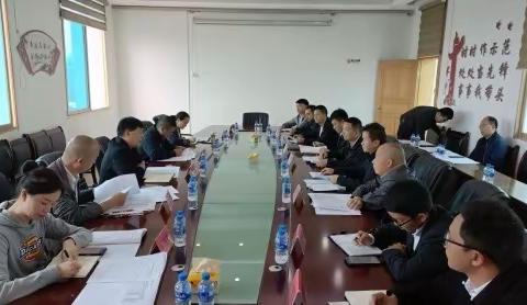 推进优质均衡 促进学校发展 ——州教育体育局党组成员、副局长刘先文莅临平远镇指导义务教育优质均衡发展工作