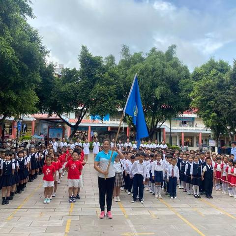 走进小学 感悟成长——思茅区幼儿园总园参观小学活动