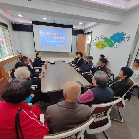 历下交警进社区开展“一盔一带”安全讲座