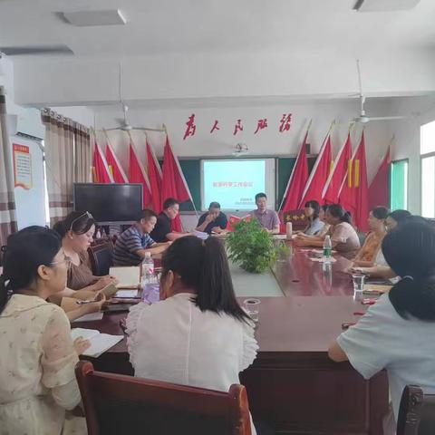 三尺讲台闪“新”光，一堂好课诉初心——长岭中学新教师见面课活动掠影