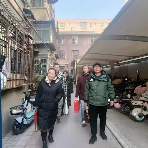 "蛇年献祥瑞，温情暖人心”——西安市碑林区钟楼小学诚挚慰问退休教职工