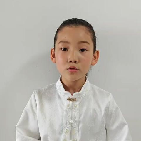 【抓改革 求突破 争一流 当冠军】童声诵经典   红色润童心——炮院小学一年级暑假红色诗词诵读活动