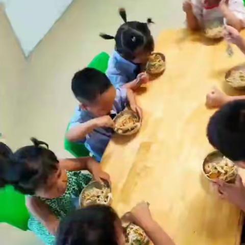 葆贝心幼儿园小三班六月总结