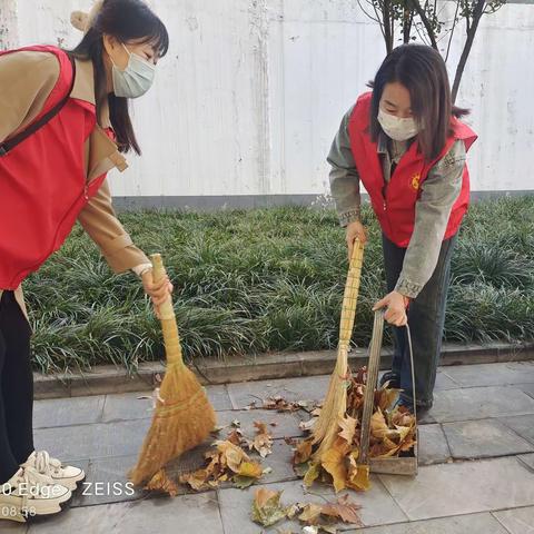 创建全国卫生城市，实验中学在行动。