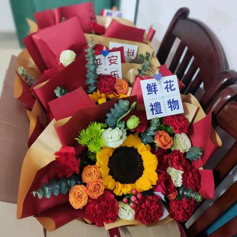 岁月映初心  荣退颂芳华—融安县大良镇中心小学退休教师欢送会