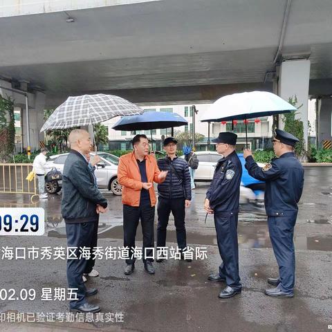 张庆支队长看望春节期间一线值班人员