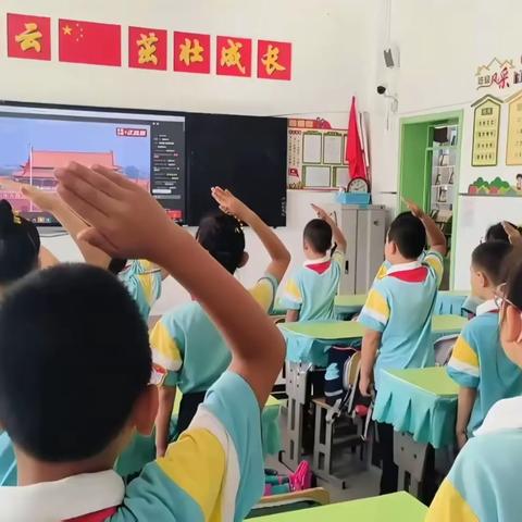 阅兵雄风燃壮志 爱国热血润童心 ——观九三阅兵 ▏开启一堂意义深远的强国教育课