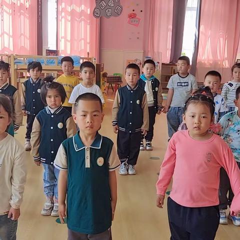 “感恩母亲 为爱绽放”——博乐市第五幼儿园母亲节活动