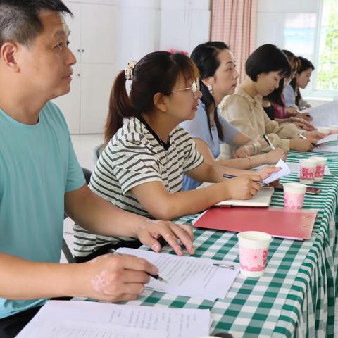 展风采  共成长——龙浔片区开展公民办幼儿园师徒结对片段教学竞赛活动