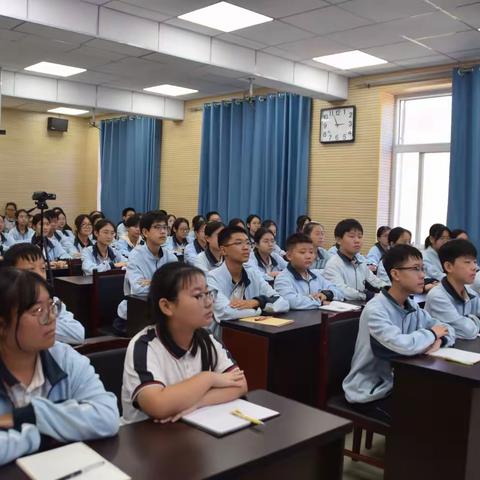 北京航空航天大学王教授来北田中学进行人工智能科普讲座