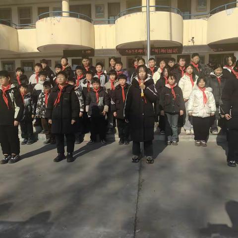 大隗二初中举行唱国歌 庆元旦合唱比赛
