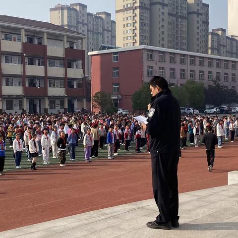 与法同行 法润校园——建平实验小学开展法治副校长进校园活动