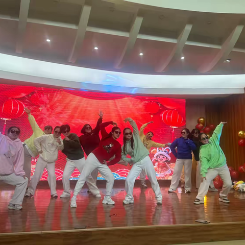 以艺会友，共绽华光 ‍——建平实验小学教师才艺展示圆满收官