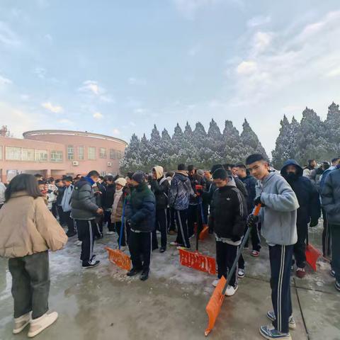 初雪漫校园 嬉乐又同心