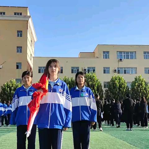 喜迎国庆，礼赞祖国 ﻿——高昌区第八中学升旗仪式﻿