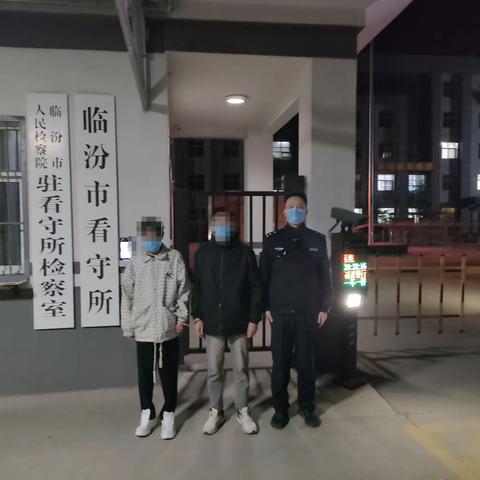 捣毁一盗窃团伙，破手机被盗案十三起并 深挖带破多起“拉车门”盗窃案