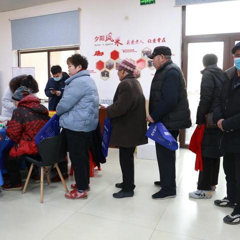 爱心义诊进社区 真情服务暖人心