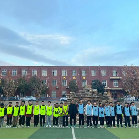 “无限精彩，始于足下”——鸦岭一中七人制足球赛