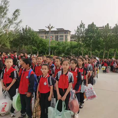 铸国防之魂 育时代新人——库尔勒市第五中学五年级开启综合实践新征程