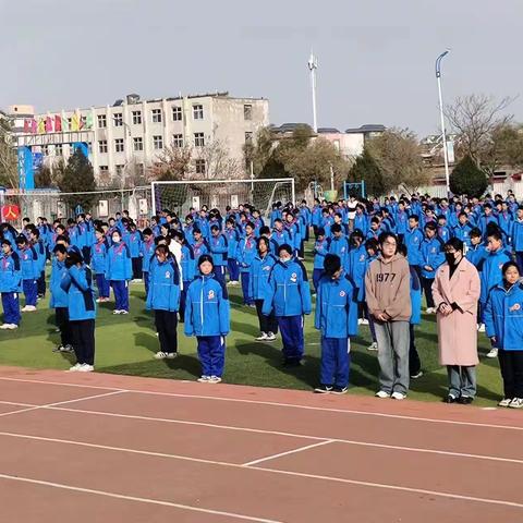 践行主题教育总要求 力推身边“学习标兵” ——记灵武三中“学习标兵”表彰大会