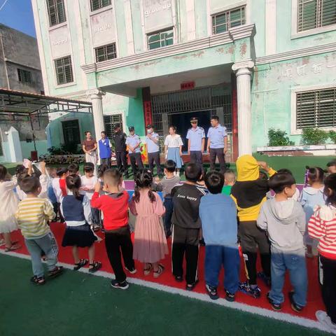 金豆苗幼儿园——安全防火伴我行,消防安全演练