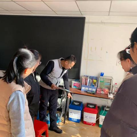 垃圾分类，社区共建美好家园