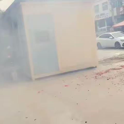 “白衣天使照顾周，岐黄悬壶医技高”患者向新兴镇卫生院赠锦旗