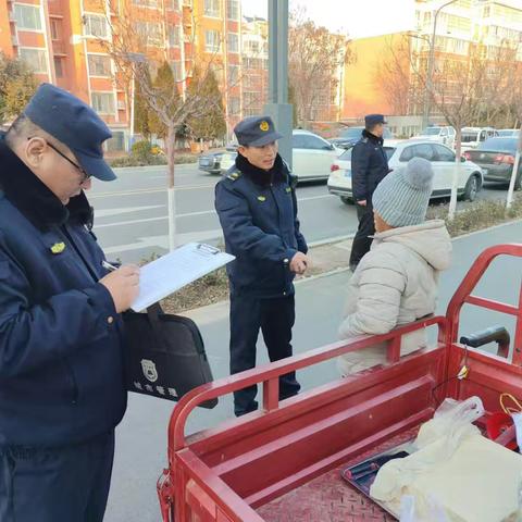 【商河城管】寒冬坚守，情暖城市