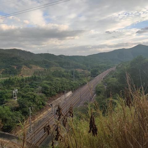 常山开发区加强汛期铁路巡查工作