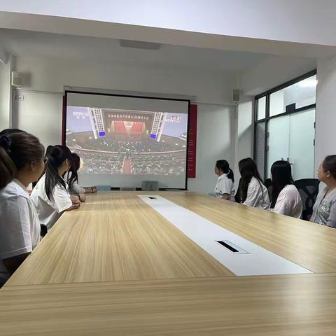 铜钟社区7月份“迎七一践初心、走访慰问暖民心”党日活动