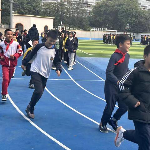 那一抹红色闪耀重庆市人民小学——哈密市第四小学重庆研学之我的课堂